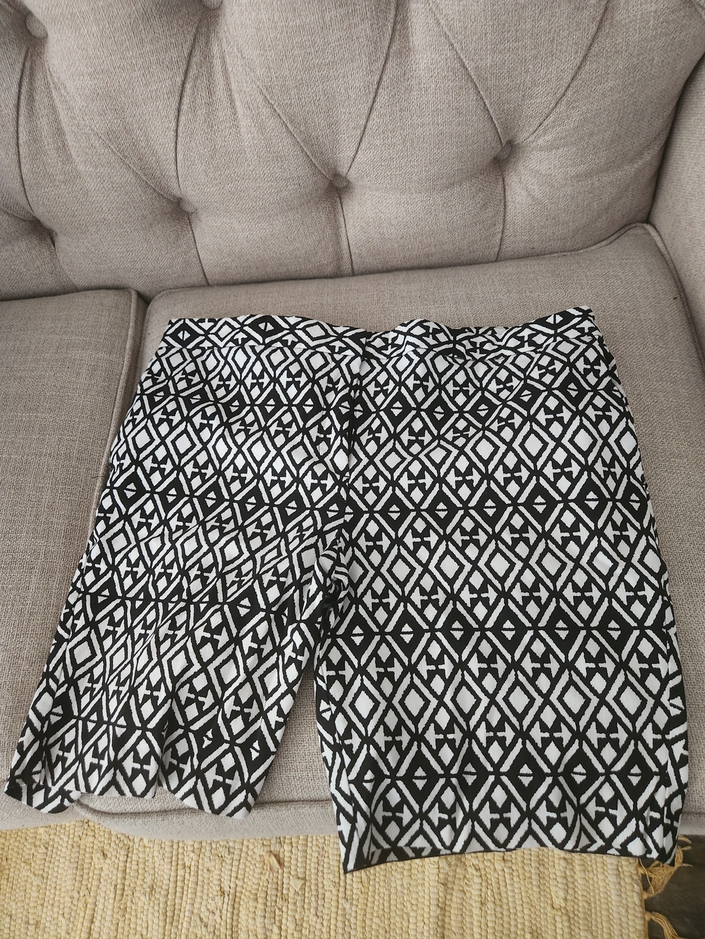 Mario Serrani Black and White Geometric Knit Shorts